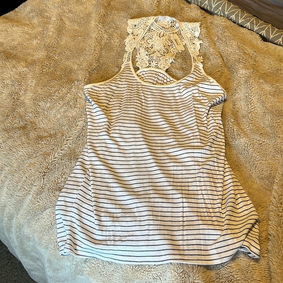 Women’s crochet tank - Picture 1 of 3